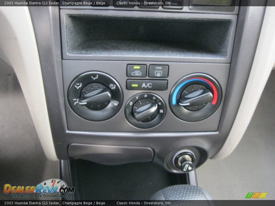 2003 Hyundai Elantra GLS Sedan Champagne Beige / Beige Photo #22