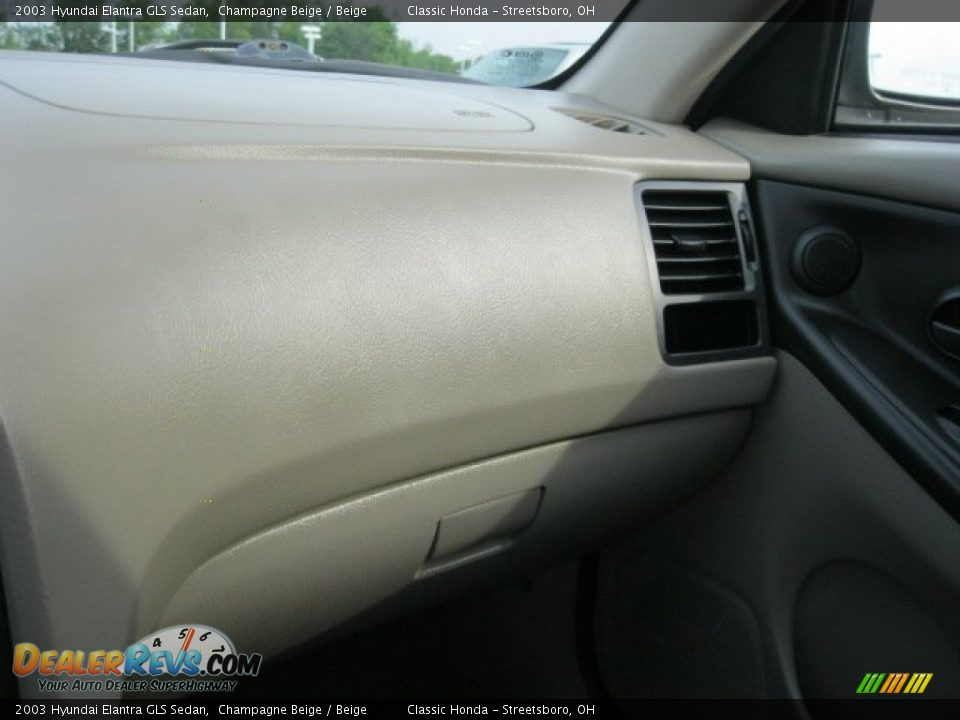 2003 Hyundai Elantra GLS Sedan Champagne Beige / Beige Photo #24