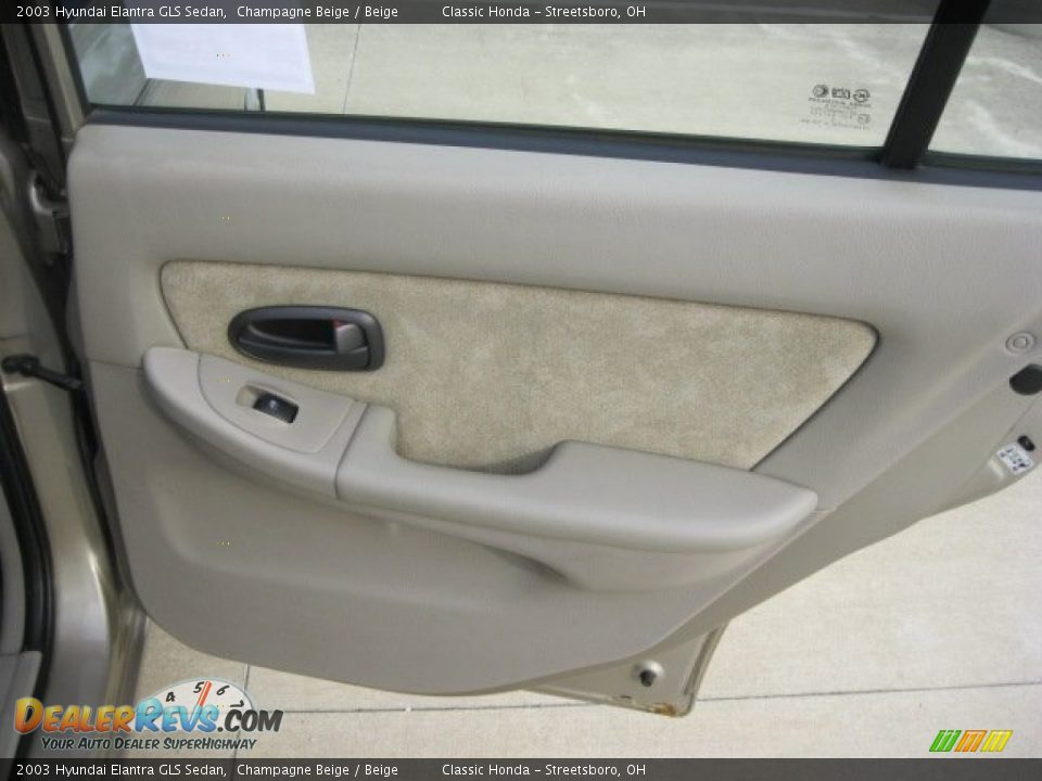 2003 Hyundai Elantra GLS Sedan Champagne Beige / Beige Photo #30