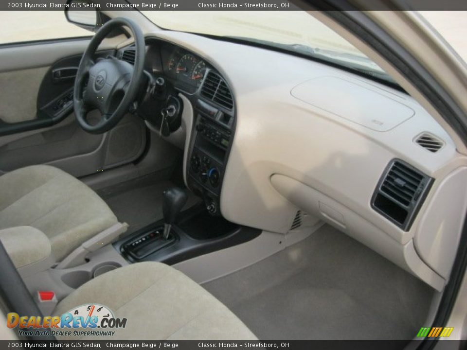 2003 Hyundai Elantra GLS Sedan Champagne Beige / Beige Photo #32