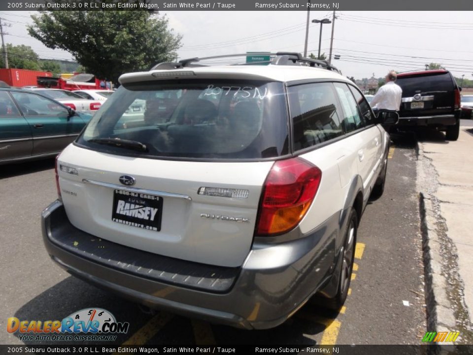 2005 Subaru Outback 3.0 R L.L. Bean Edition Wagon Satin White Pearl / Taupe Photo #9