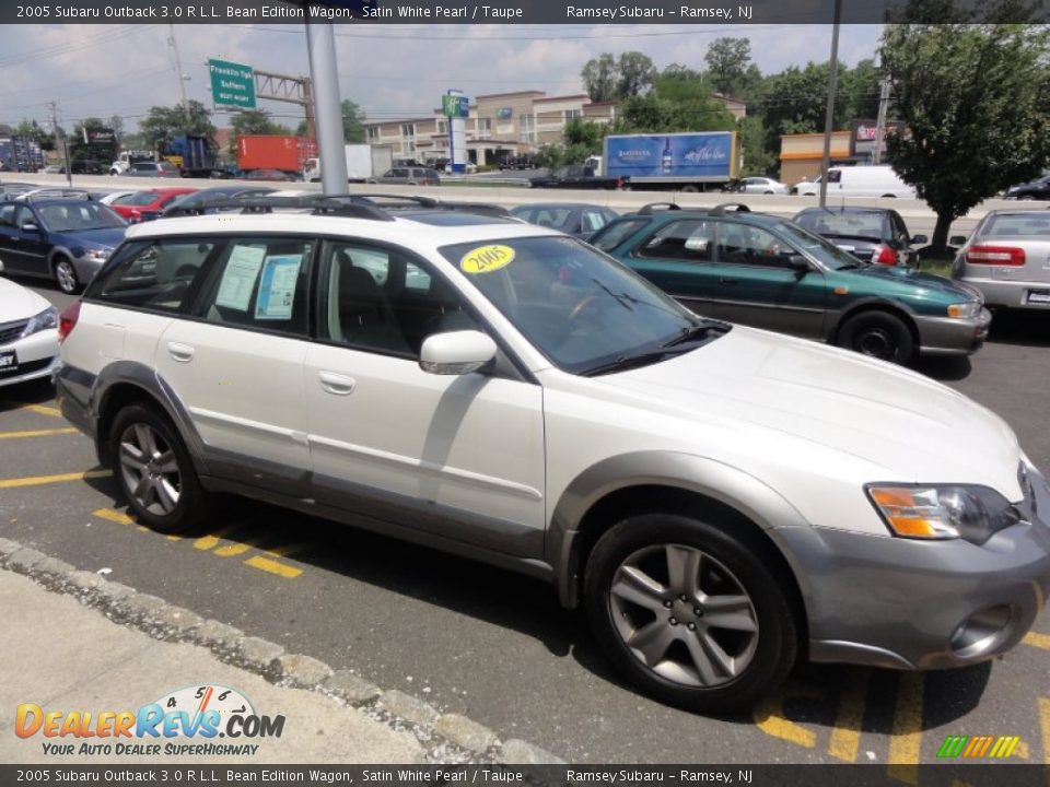2005 Subaru Outback 3.0 R L.L. Bean Edition Wagon Satin White Pearl / Taupe Photo #13