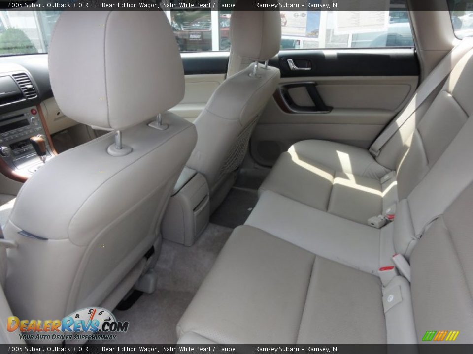 2005 Subaru Outback 3.0 R L.L. Bean Edition Wagon Satin White Pearl / Taupe Photo #20