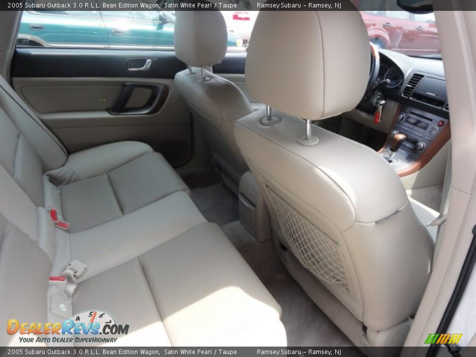 2005 Subaru Outback 3.0 R L.L. Bean Edition Wagon Satin White Pearl / Taupe Photo #23