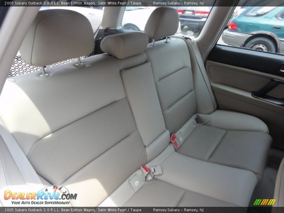 2005 Subaru Outback 3.0 R L.L. Bean Edition Wagon Satin White Pearl / Taupe Photo #25