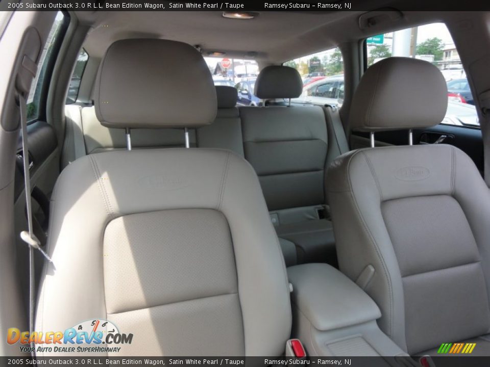 2005 Subaru Outback 3.0 R L.L. Bean Edition Wagon Satin White Pearl / Taupe Photo #28