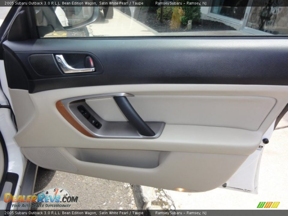 Door Panel of 2005 Subaru Outback 3.0 R L.L. Bean Edition Wagon Photo #29