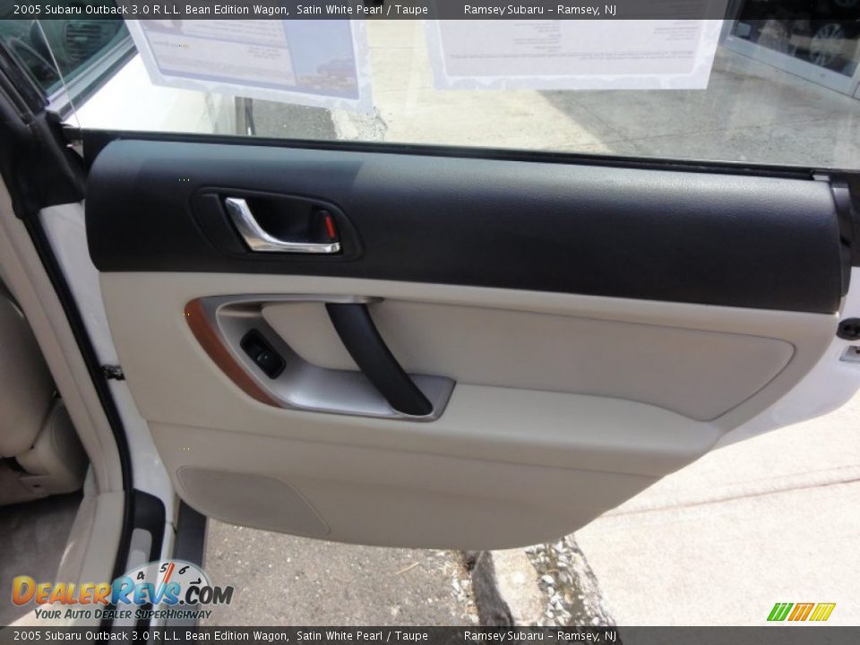 Door Panel of 2005 Subaru Outback 3.0 R L.L. Bean Edition Wagon Photo #30