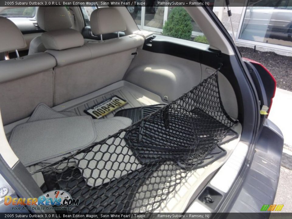 2005 Subaru Outback 3.0 R L.L. Bean Edition Wagon Trunk Photo #33