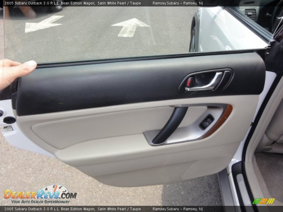 Door Panel of 2005 Subaru Outback 3.0 R L.L. Bean Edition Wagon Photo #35