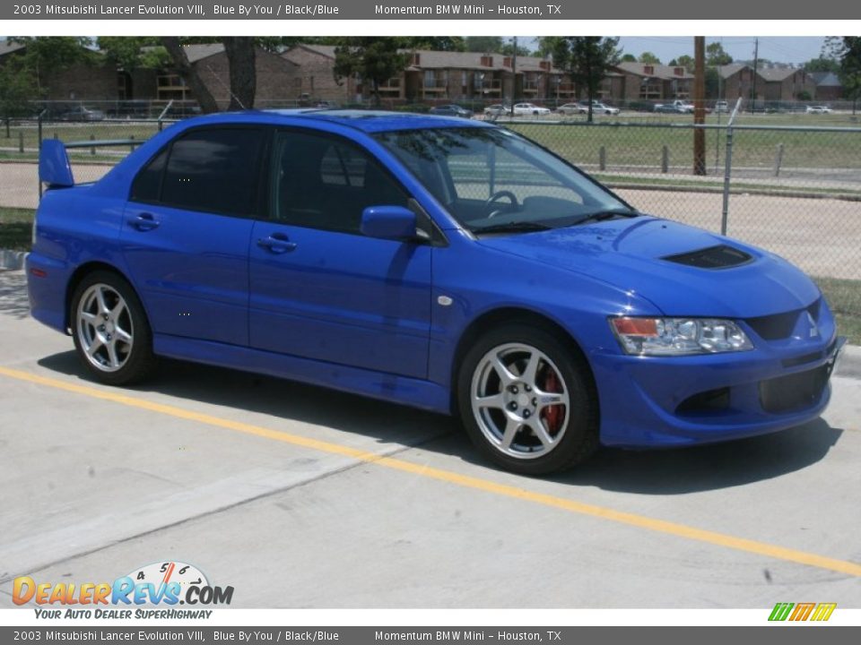 Front 3/4 View of 2003 Mitsubishi Lancer Evolution VIII Photo #3