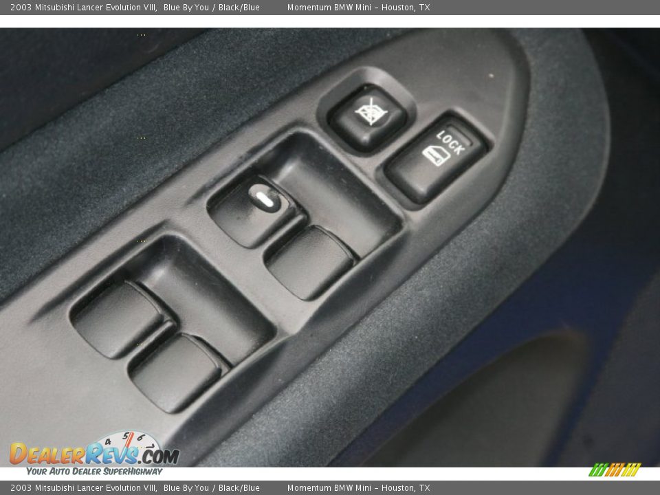 Controls of 2003 Mitsubishi Lancer Evolution VIII Photo #19