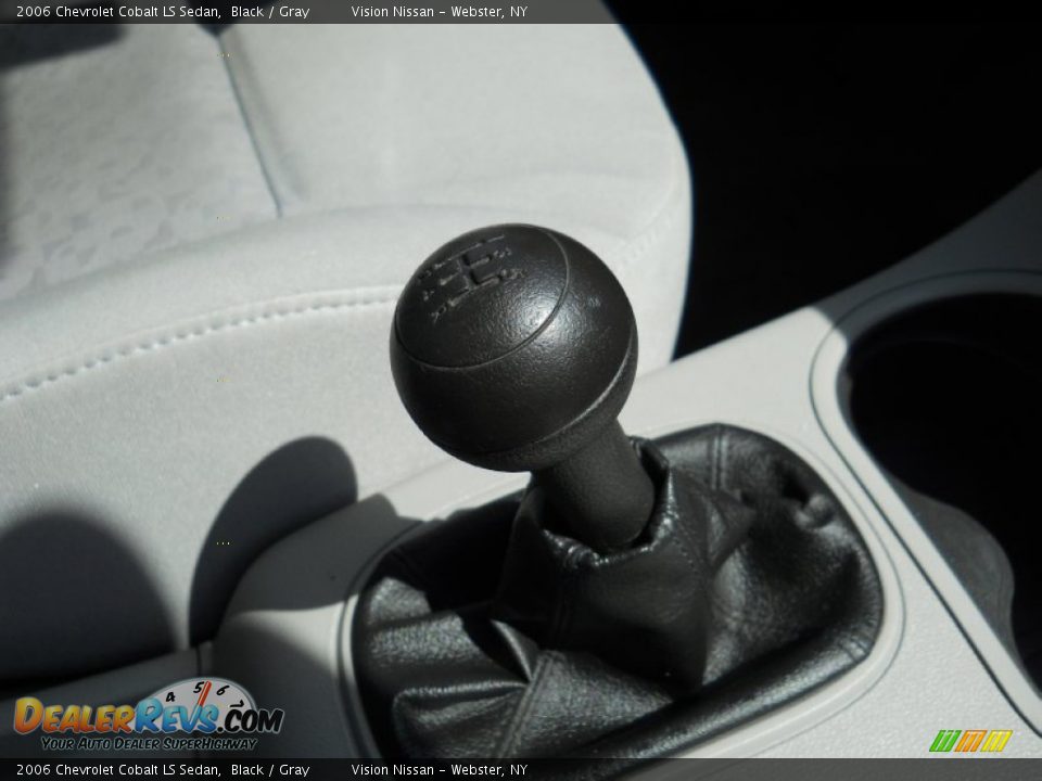 2006 Chevrolet Cobalt LS Sedan Black / Gray Photo #18