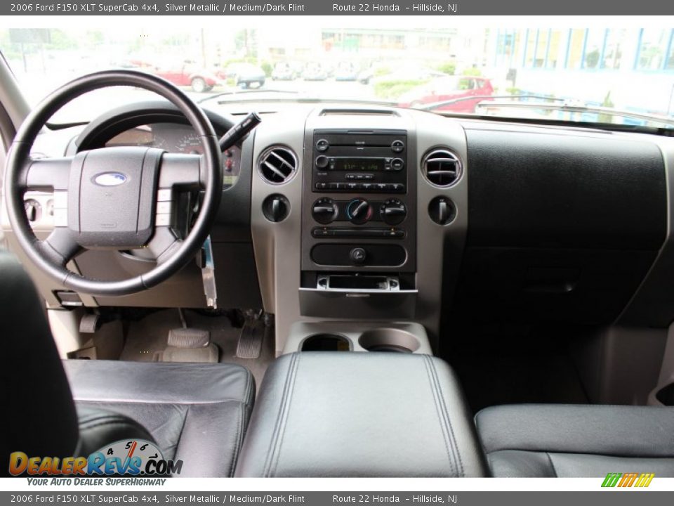 2006 Ford F150 XLT SuperCab 4x4 Silver Metallic / Medium/Dark Flint Photo #10