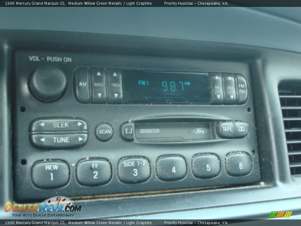 1996 Mercury Grand Marquis GS Medium Willow Green Metallic / Light Graphite Photo #12