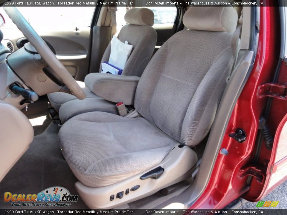 Medium Prairie Tan Interior - 1999 Ford Taurus SE Wagon Photo #17