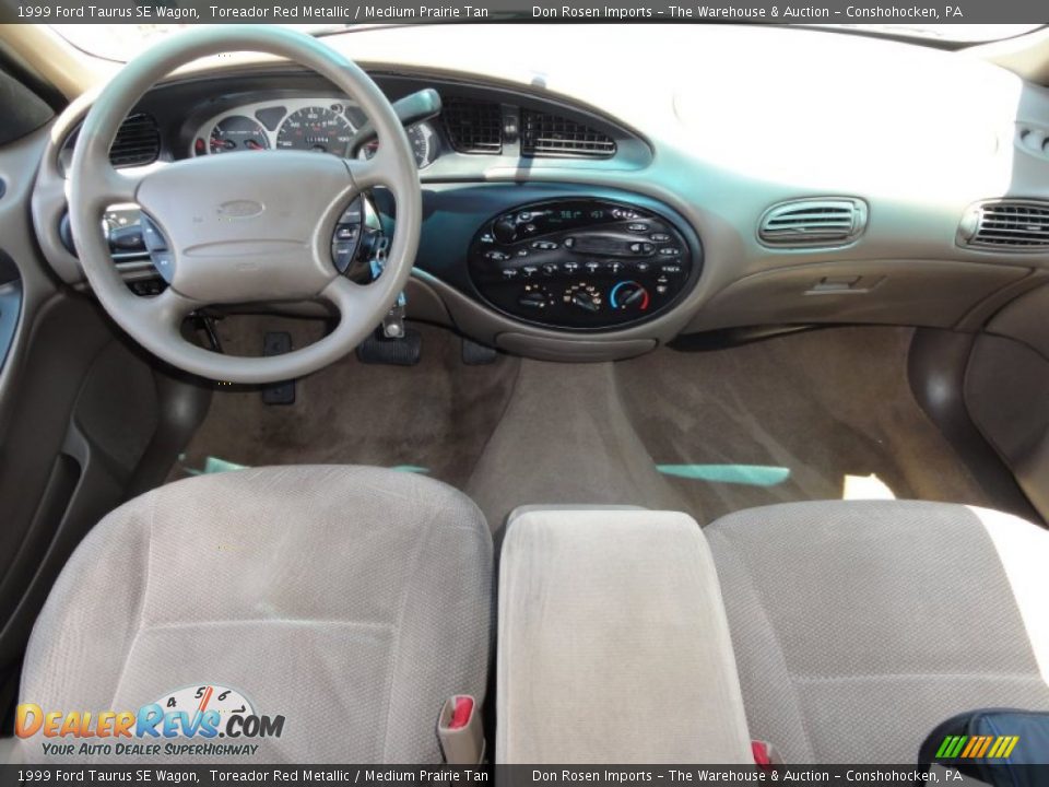 Dashboard of 1999 Ford Taurus SE Wagon Photo #27