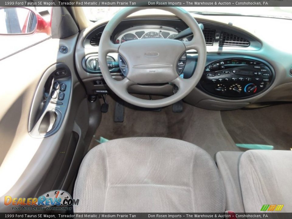 Dashboard of 1999 Ford Taurus SE Wagon Photo #28