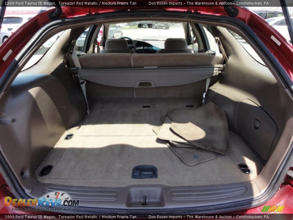 1999 Ford Taurus SE Wagon Trunk Photo #29