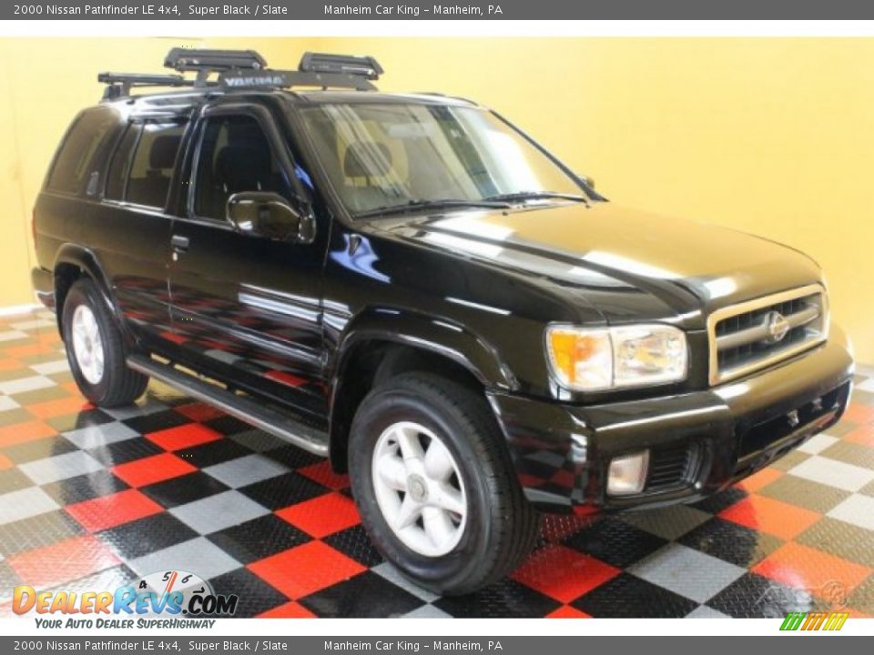 2000 Nissan Pathfinder LE 4x4 Super Black / Slate Photo #1
