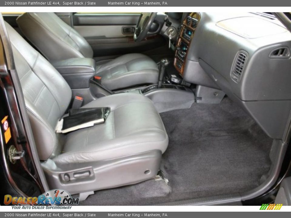 2000 Nissan Pathfinder LE 4x4 Super Black / Slate Photo #15