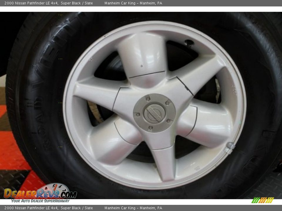 2000 Nissan Pathfinder LE 4x4 Super Black / Slate Photo #17