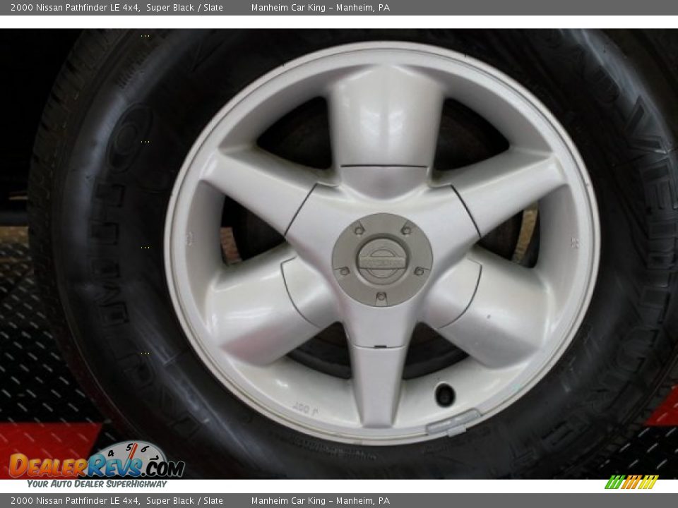 2000 Nissan Pathfinder LE 4x4 Super Black / Slate Photo #18