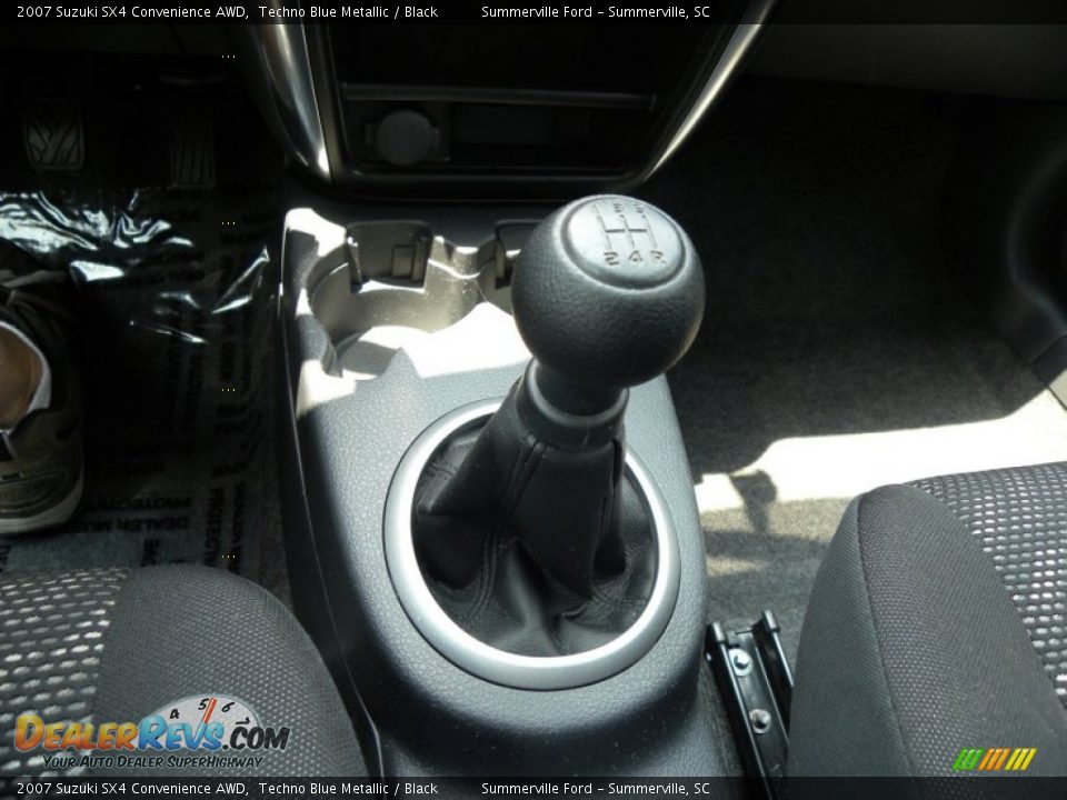 2007 Suzuki SX4 Convenience AWD Shifter Photo #19