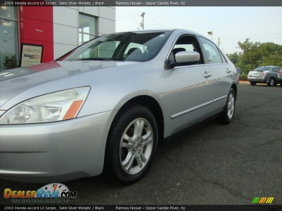 2003 Honda Accord LX Sedan Satin Silver Metallic / Black Photo #2