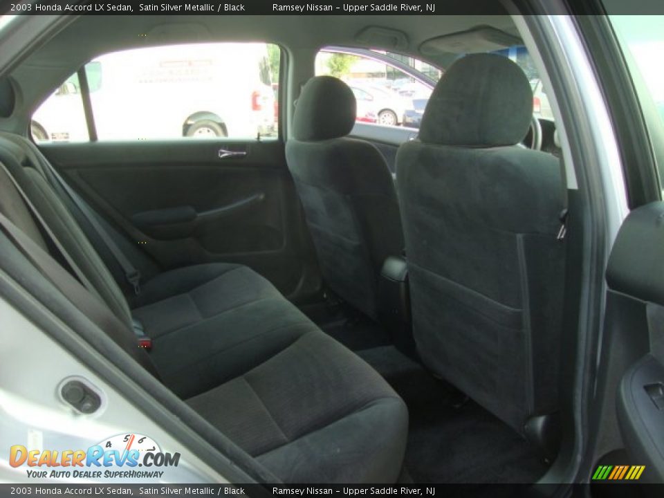 2003 Honda Accord LX Sedan Satin Silver Metallic / Black Photo #19