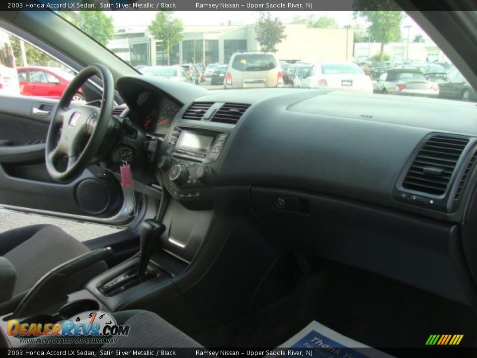 2003 Honda Accord LX Sedan Satin Silver Metallic / Black Photo #22