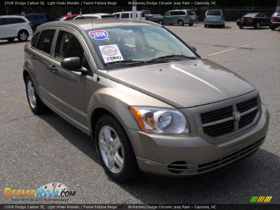 2008 Dodge Caliber SE Light Khaki Metallic / Pastel Pebble Beige Photo #5