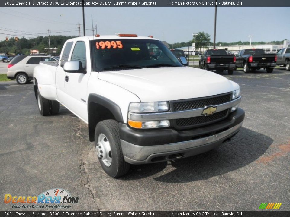 Front 3/4 View of 2001 Chevrolet Silverado 3500 LS Extended Cab 4x4 Dually Photo #2