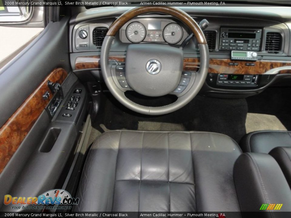 Dashboard of 2008 Mercury Grand Marquis LS Photo #29