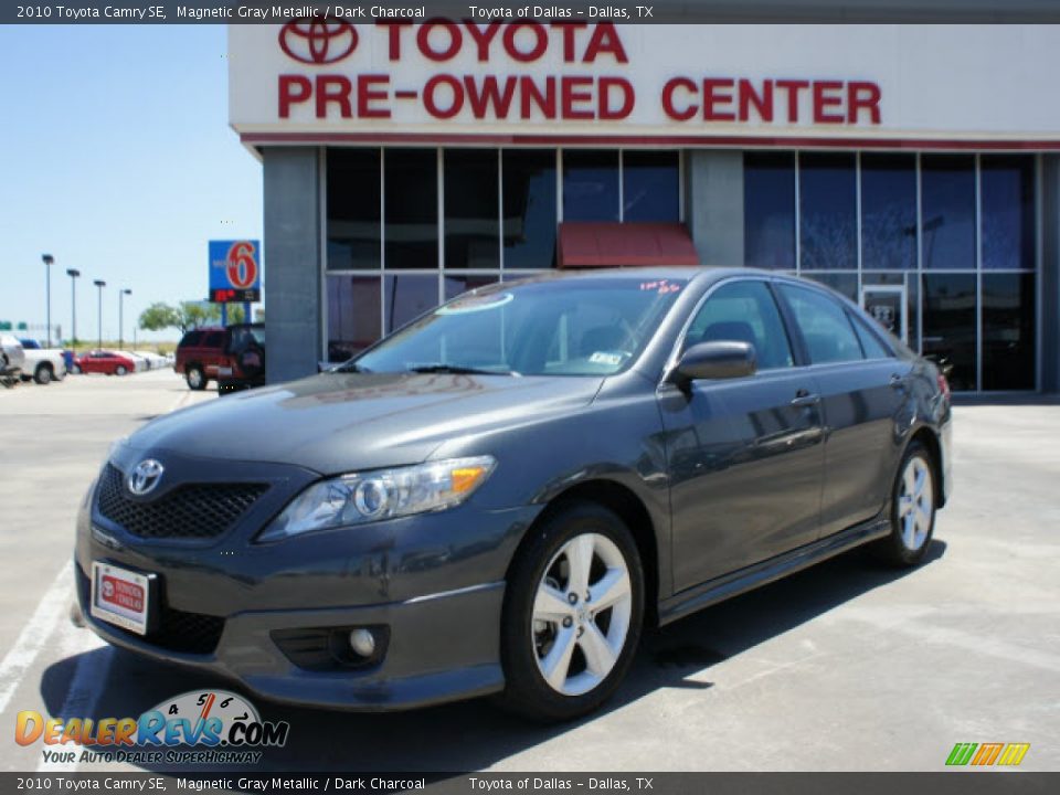 2010 Toyota Camry SE Magnetic Gray Metallic / Dark Charcoal Photo #1