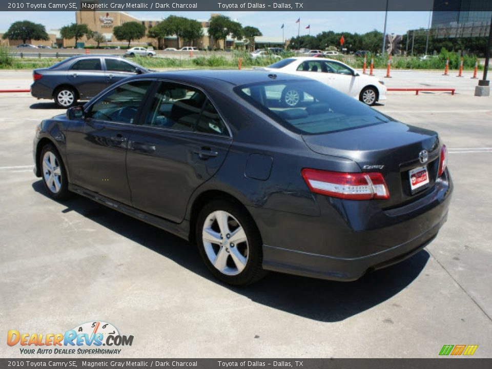 2010 Toyota Camry SE Magnetic Gray Metallic / Dark Charcoal Photo #3