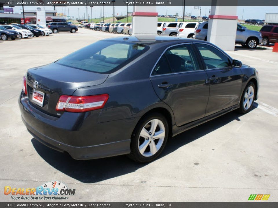 2010 Toyota Camry SE Magnetic Gray Metallic / Dark Charcoal Photo #4