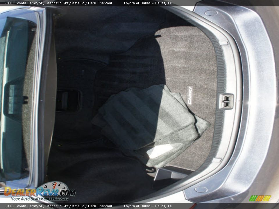 2010 Toyota Camry SE Magnetic Gray Metallic / Dark Charcoal Photo #15