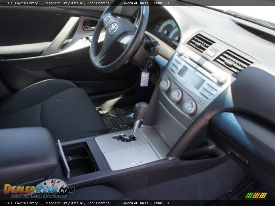 2010 Toyota Camry SE Magnetic Gray Metallic / Dark Charcoal Photo #19