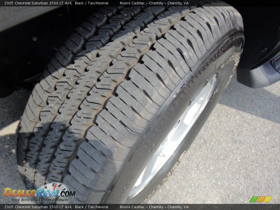 2005 Chevrolet Suburban 1500 LT 4x4 Black / Tan/Neutral Photo #11