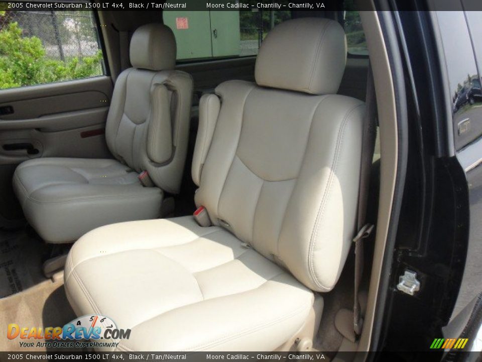2005 Chevrolet Suburban 1500 LT 4x4 Black / Tan/Neutral Photo #17