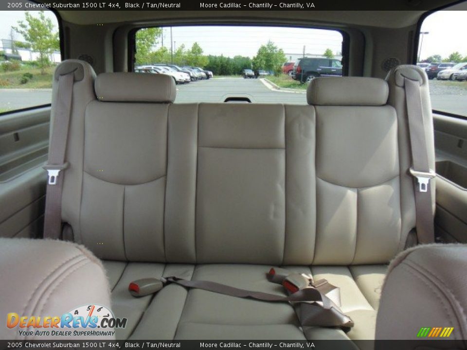 2005 Chevrolet Suburban 1500 LT 4x4 Black / Tan/Neutral Photo #21