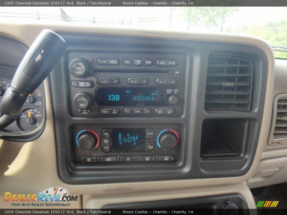 2005 Chevrolet Suburban 1500 LT 4x4 Black / Tan/Neutral Photo #24