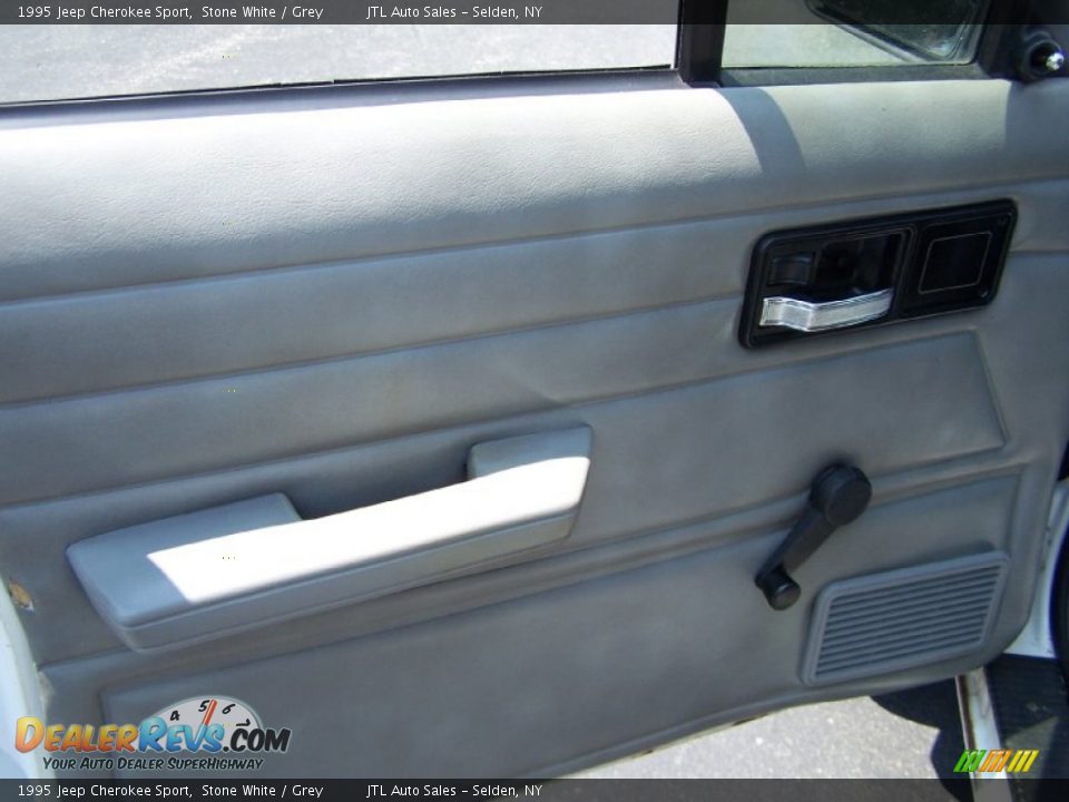 1995 Jeep Cherokee Sport Stone White / Grey Photo #8