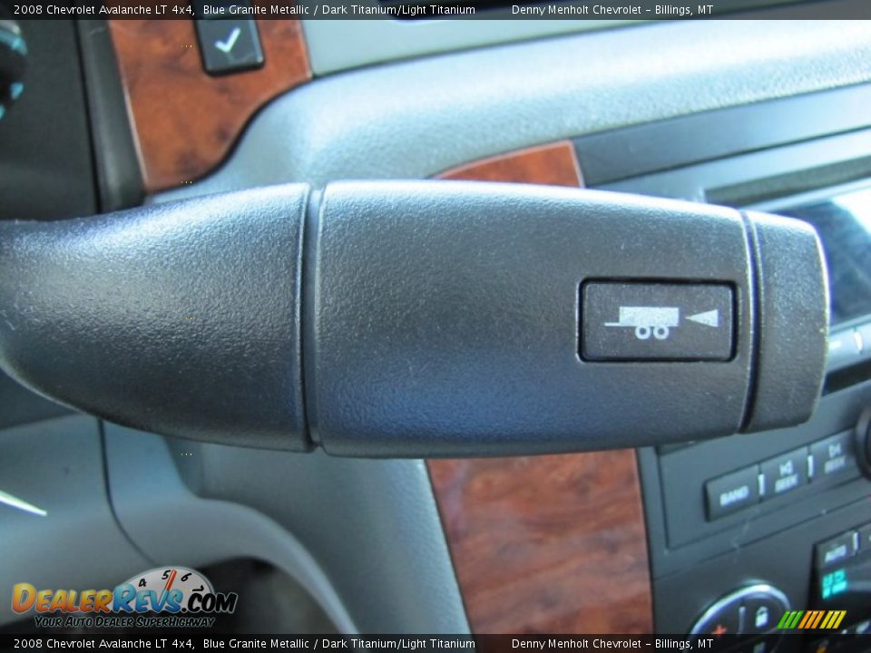 Controls of 2008 Chevrolet Avalanche LT 4x4 Photo #12
