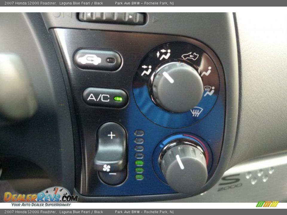 Controls of 2007 Honda S2000 Roadster Photo #20