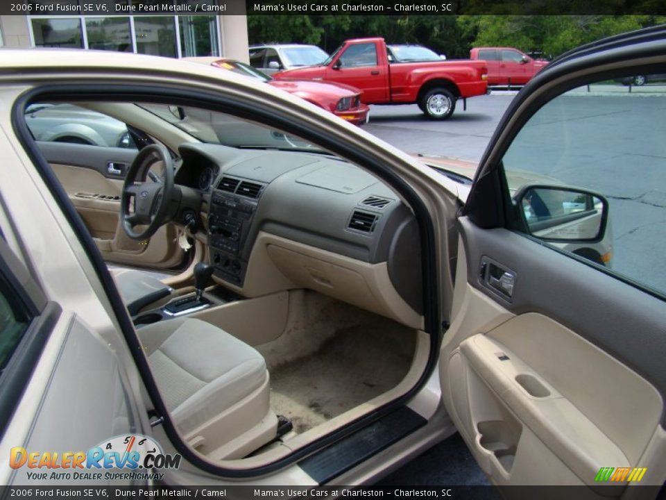 2006 Ford Fusion SE V6 Dune Pearl Metallic / Camel Photo #13