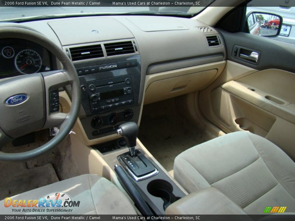 2006 Ford Fusion SE V6 Dune Pearl Metallic / Camel Photo #17