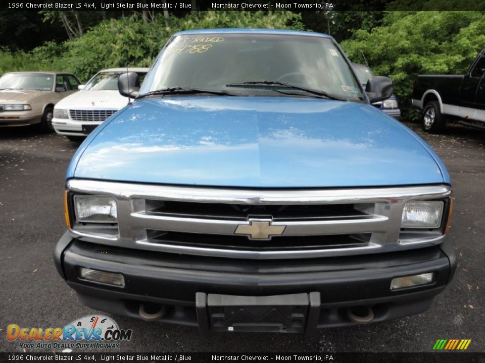 1996 Chevrolet Blazer LS 4x4 Light Stellar Blue Metallic / Blue Photo #2