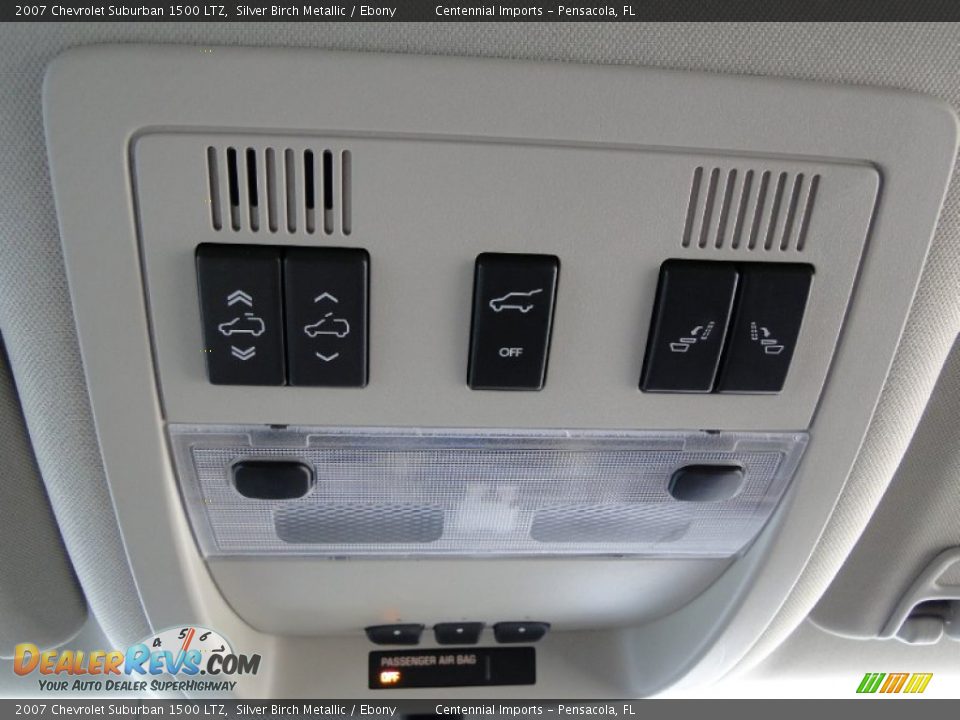 Controls of 2007 Chevrolet Suburban 1500 LTZ Photo #26